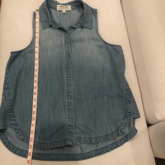 Anthropologie Cloth & Stone Light Denim Sleeveless Button Up Top - Size S - Picture 4 of 7